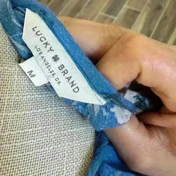 Lucky Brand Sky Blue Floral Blouse - Medium - Picture 10 of 11